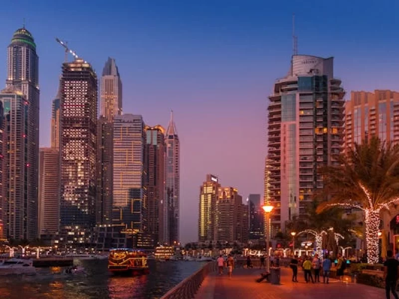 Pacchetto vacanza di 6 giorni a Dubai e Abu Dhabi