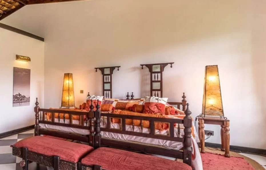 Hatari! Hotel