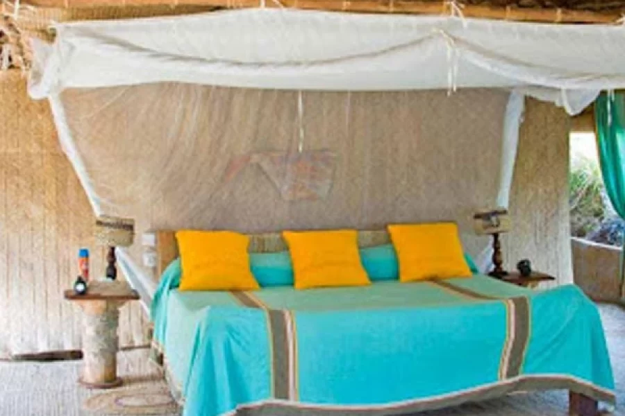 Kiwayu Safari Village